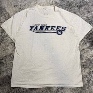 New York Yankees Adidas Graphic T Shirt Men's White‎ Short Sleeve Athletic Tee
